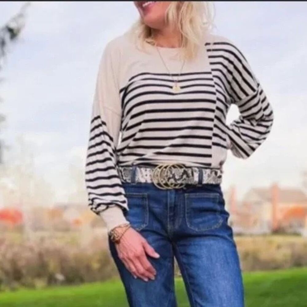 CABI Women’s Cream and Navy Long Sleeve Boxy Striped Tee Size Small Style #4237